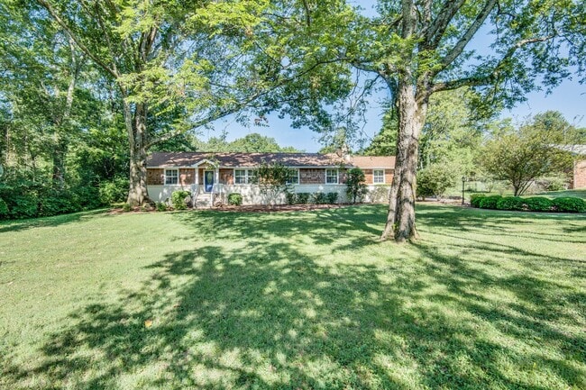Building Photo - 641 Brook Hollow Rd