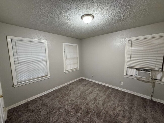 Photo - 1018 E Waco Ave House