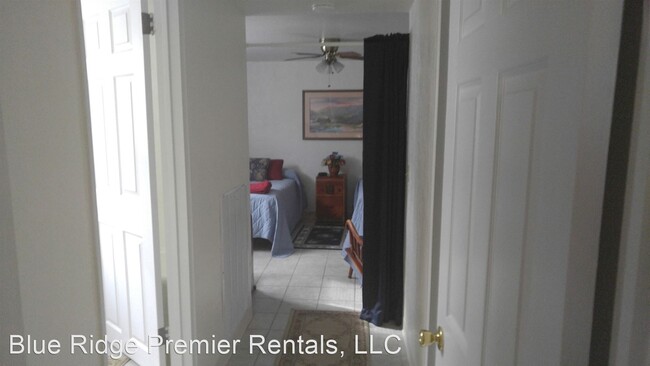 Foto del edificio - 2 br, 1 bath House - 55 Bryson Avenue #2