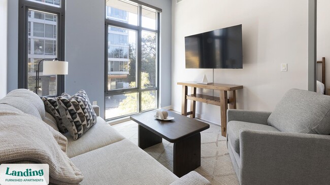 Building Photo - 350 Maple Dr SW