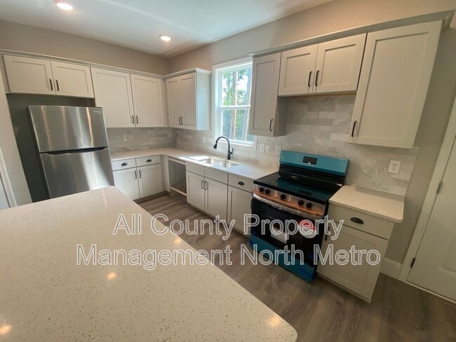 Foto del edificio - 5390 Valley Dr