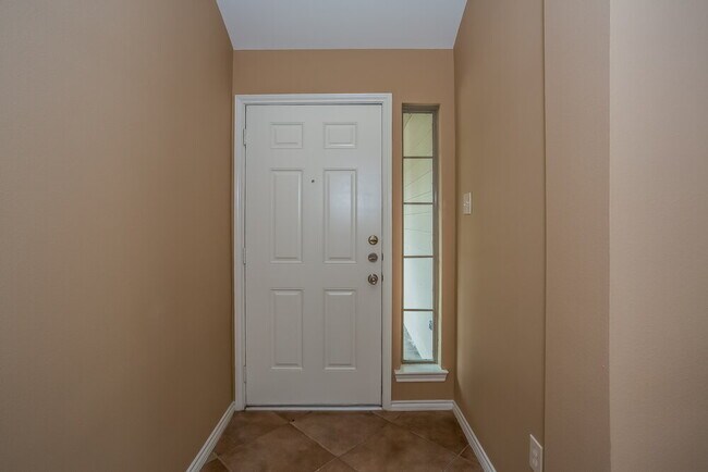 Foto del edificio - 16531 Strathmore Manor Ln