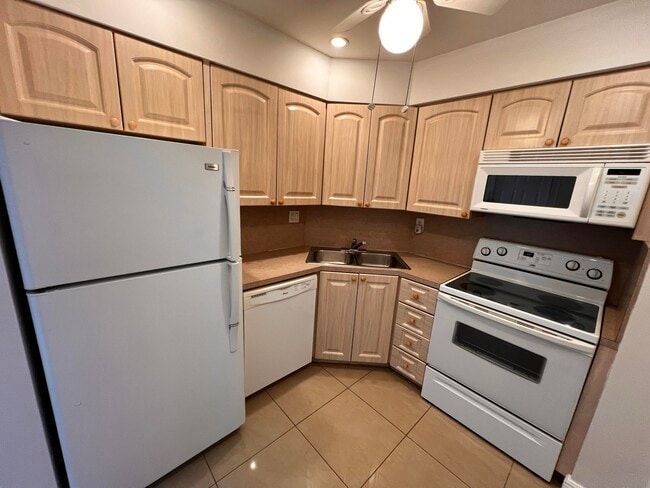 Building Photo - 55 SW 2nd Ave