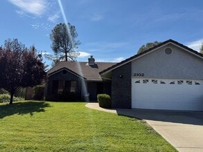 Building Photo - 2102 Sophy Pl