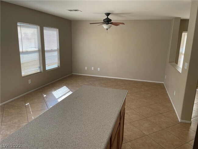 Foto del edificio - 6323 W Haleh Ave