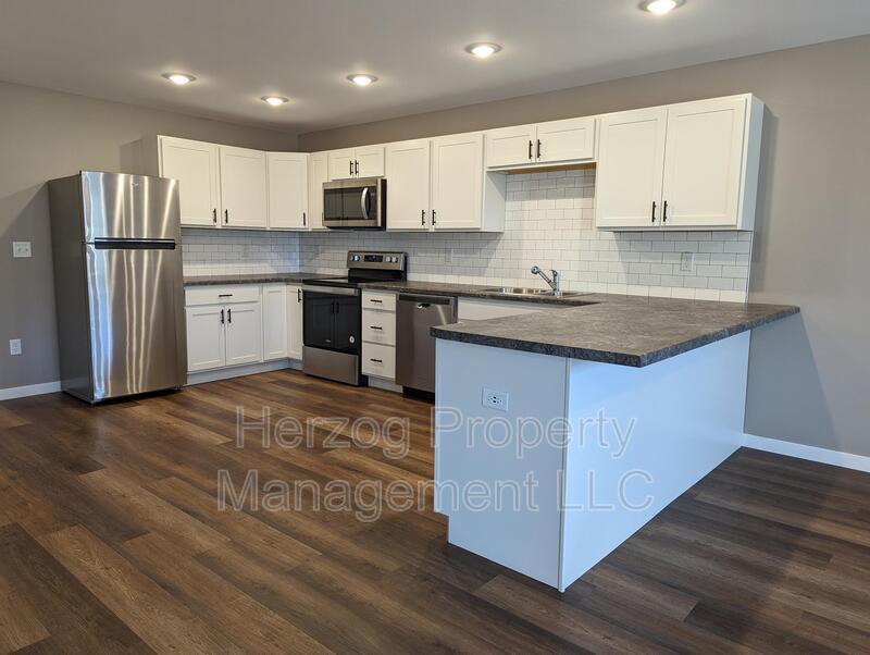 1873 10th Ave E Unit Apt. 220, Alexandria, MN 56308 Condo for Rent in