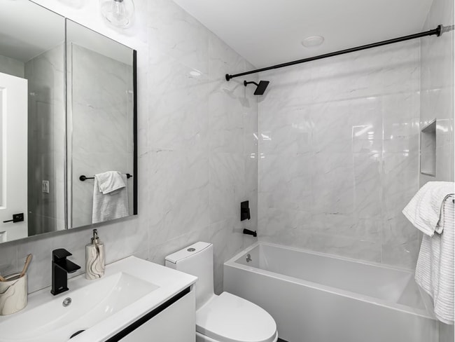 Foto del edificio - 55 Tunxis Ave