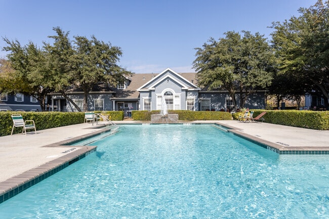 Swimming Pool - Villas of Remond