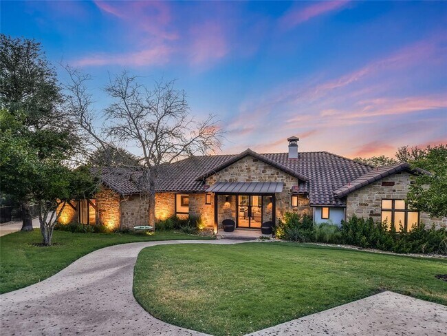 Foto del edificio - 4704 Monte Carmelo Pl