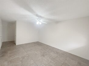 Building Photo - 12023 Greenwood-Forest Dr