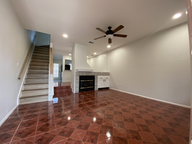 Building Photo - 11901 Swearingen Dr