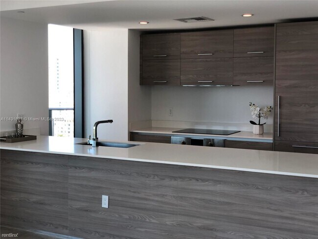 Foto del edificio - 3 br, 2.5 bath Condo - 1300 S Miami Ave Un...