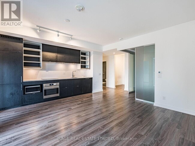 Building Photo - 20 Edward St