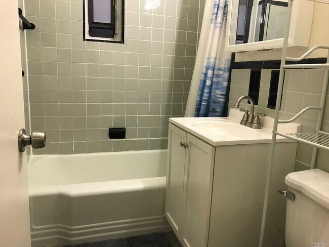 Foto del edificio - 83-11 139th St