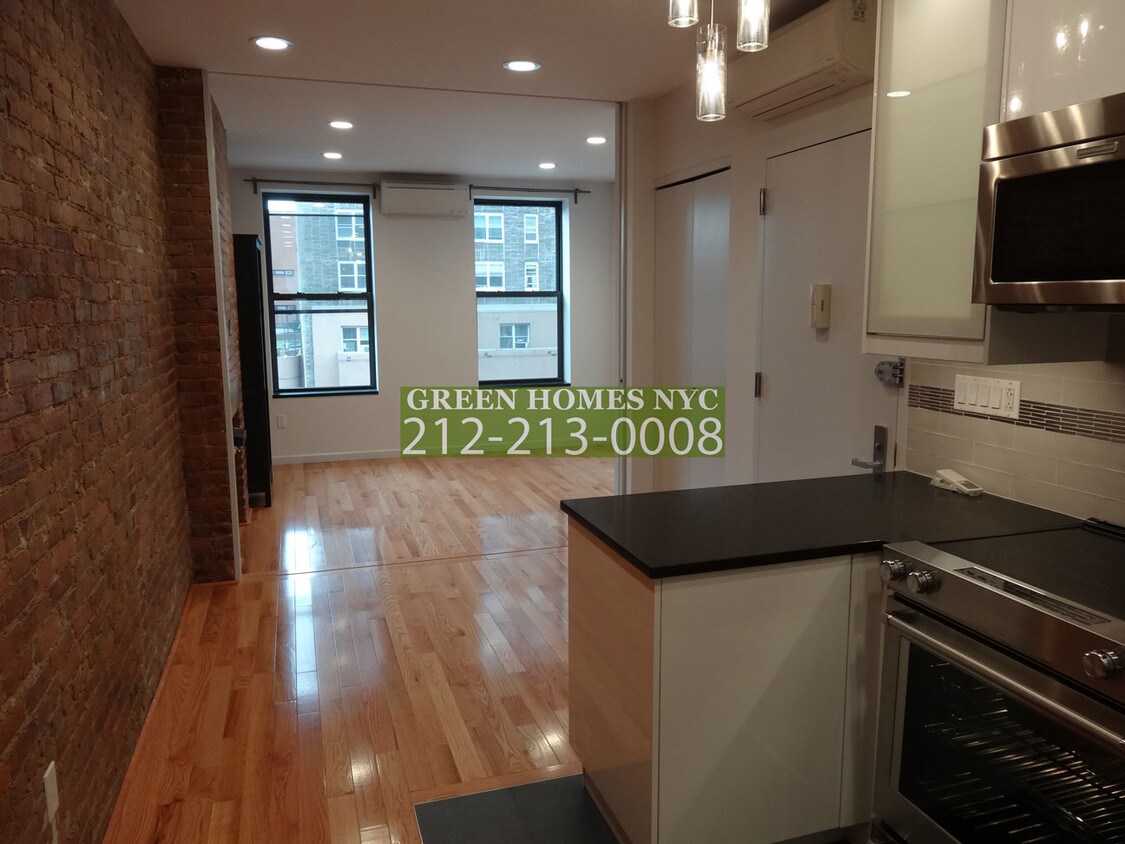Foto principal - 736 10th Ave