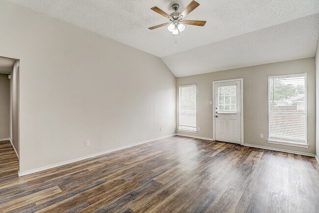 Foto del edificio - 1402 Stiles Ct