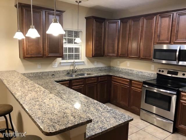 Building Photo - 4 br, 2.5 bath House - 260 Camrose Way