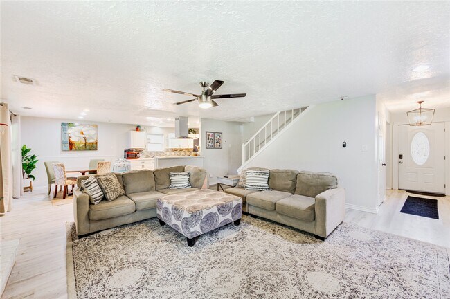 Foto del edificio - 6622 Rockergate Dr