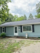 Building Photo - 713 N Maplewood Dr