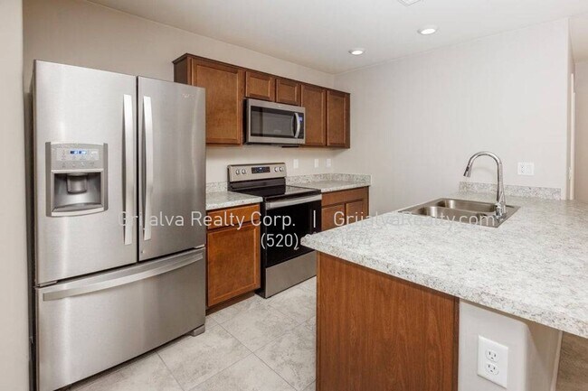 Foto del edificio - Lovely 3 Bedroom, 2 Bath Home with Den in Southeast Tucson (Irvington/Camino Seco)