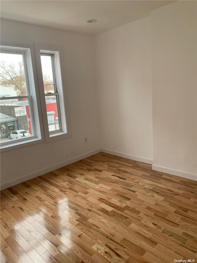 Building Photo - 2534 Tilden Ave