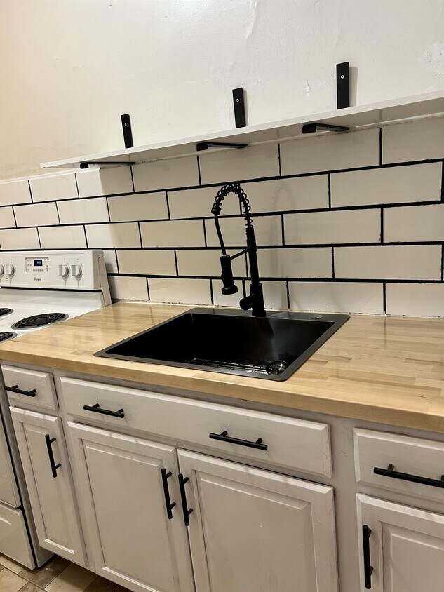 Foto principal - 827 Blaine St