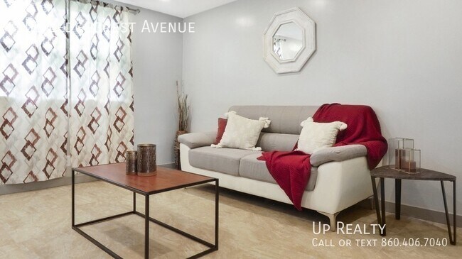 Foto del edificio - 100 Ledgecrest Ave