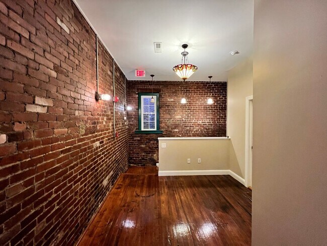 Foto del edificio - Conveniently located downtown