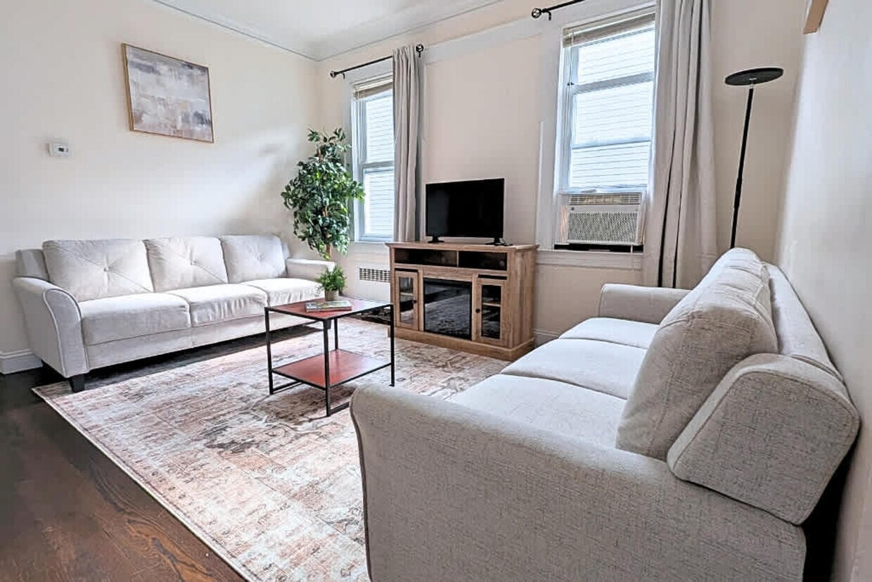 Foto principal - 108 Gotthart St