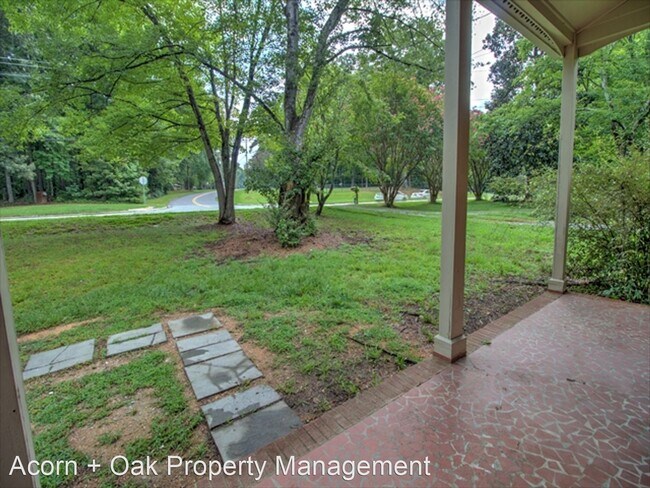 Foto del edificio - 4 br, 2 bath House - 1305 W Main Street