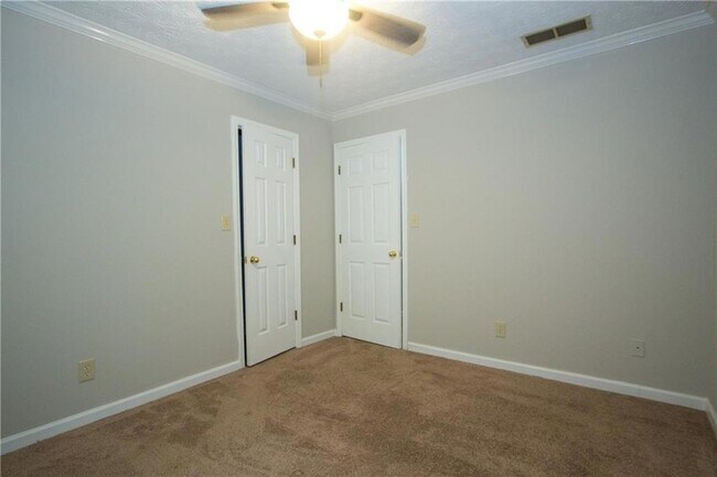 Foto del edificio - 2421 Sherrie Ln SW