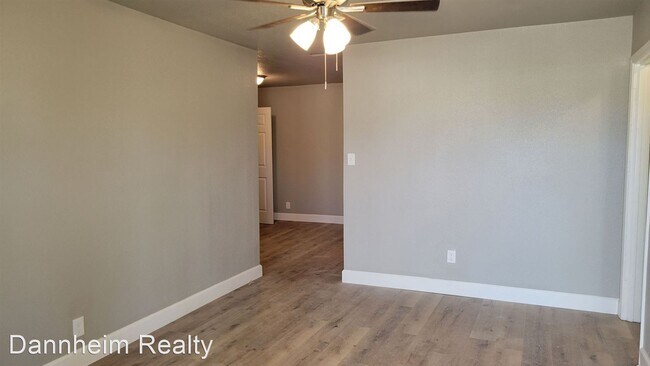 Foto del edificio - 3 br, 1 bath House - 115 W Geneva St