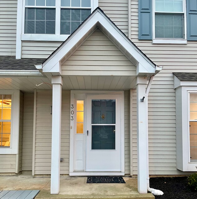 Building Photo - 303 Oswego Ct