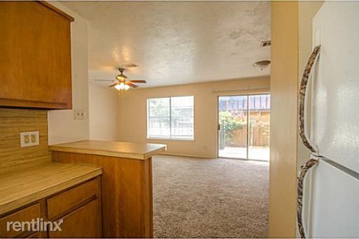Building Photo - 2414 Long Dr