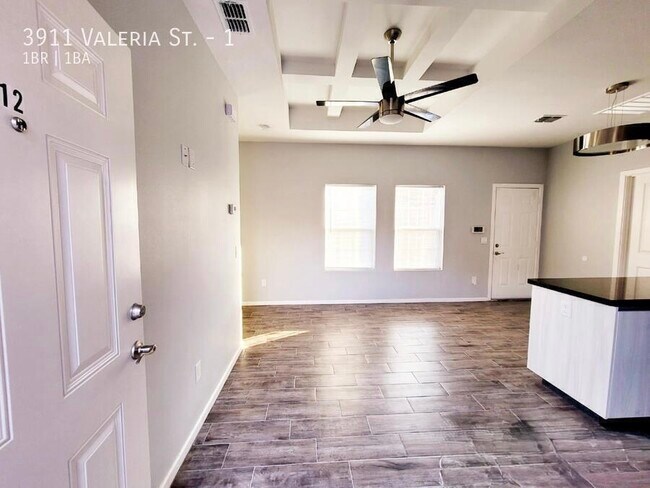 Building Photo - 3911 Valeria St