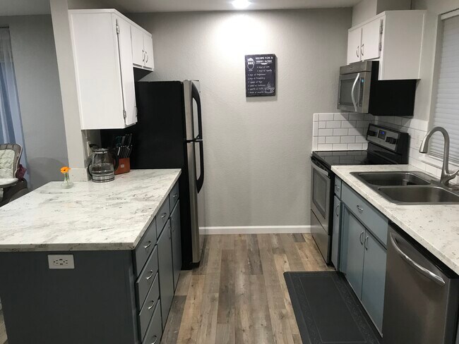 Kitchen - 12218 2nd Avenue Ct E