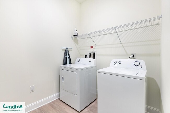 Foto del edificio - 135 Dresser Ln