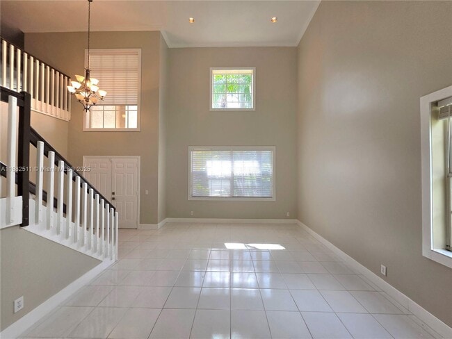 Building Photo - 584 Cambridge Dr