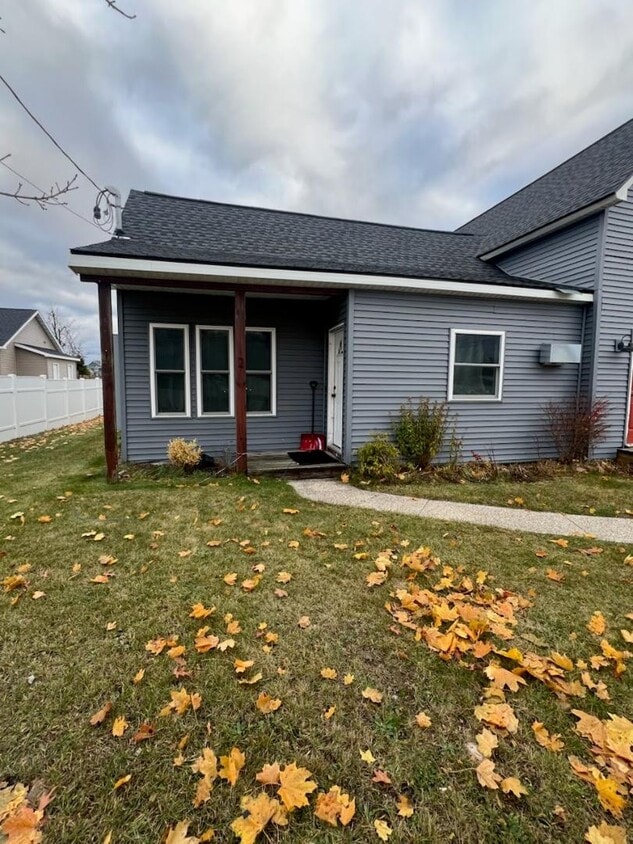 Building Photo - 506 N Center Ave