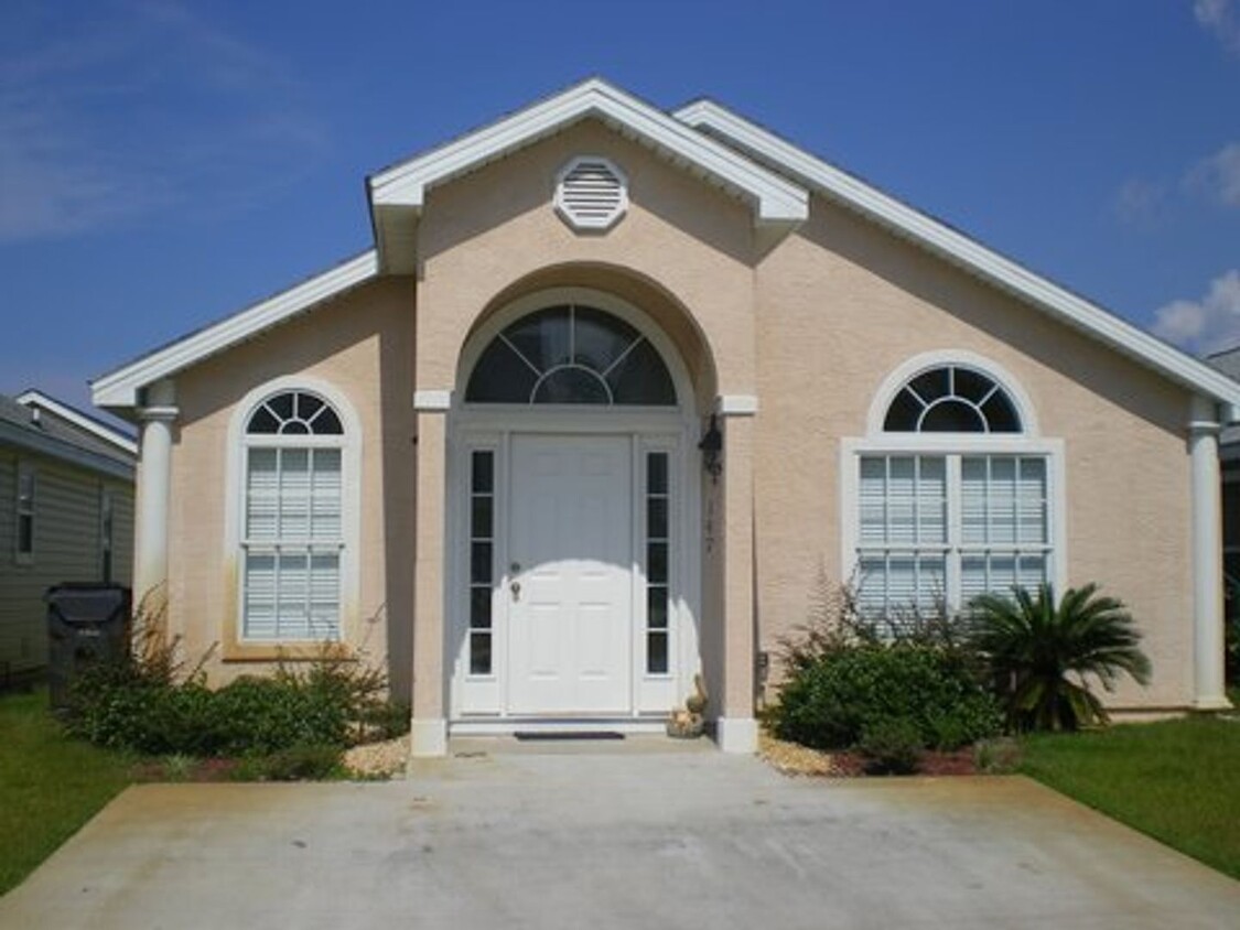 Foto principal - Palm Cove Single Family Home