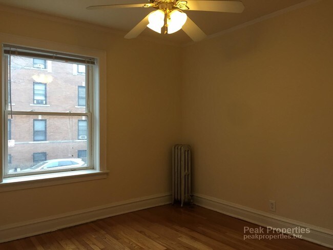 Building Photo - 2443 N Racine Ave
