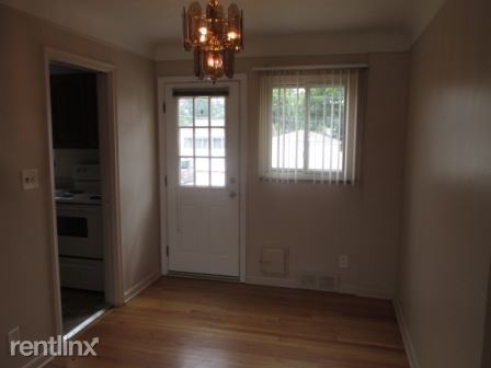 Building Photo - 2 br, 1 bath Condo - 11212 Middlebelt Rd