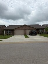 Building Photo - 529 NW 68th Ave