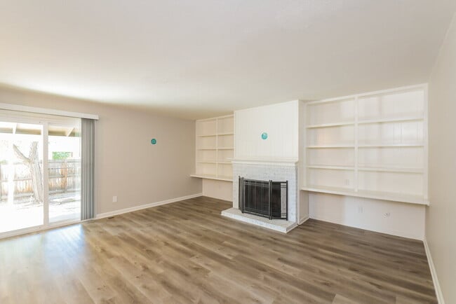 Building Photo - 645 S Joplin St