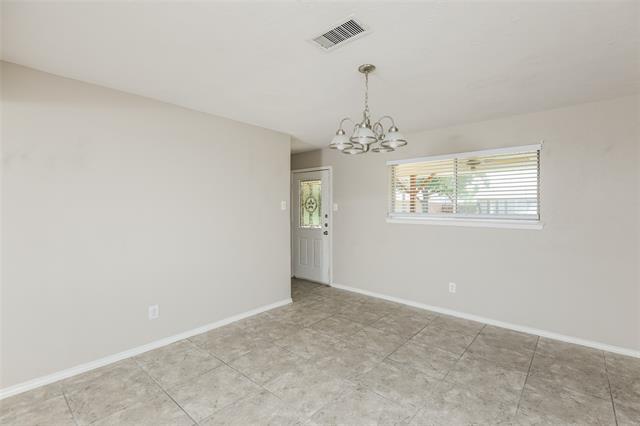 Foto del edificio - 5621 Bonnie Wayne St