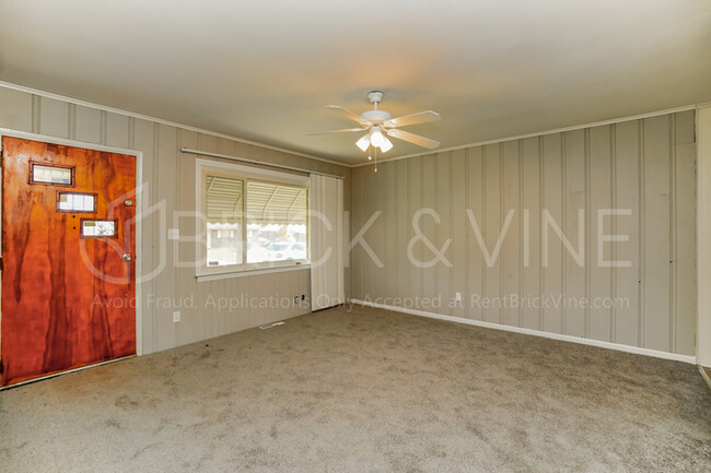 Building Photo - 1839 Argyle Dr