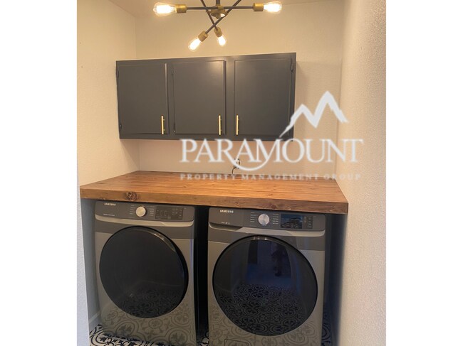 Foto del edificio - Updated 3 Bd 2 Bt Rambler!