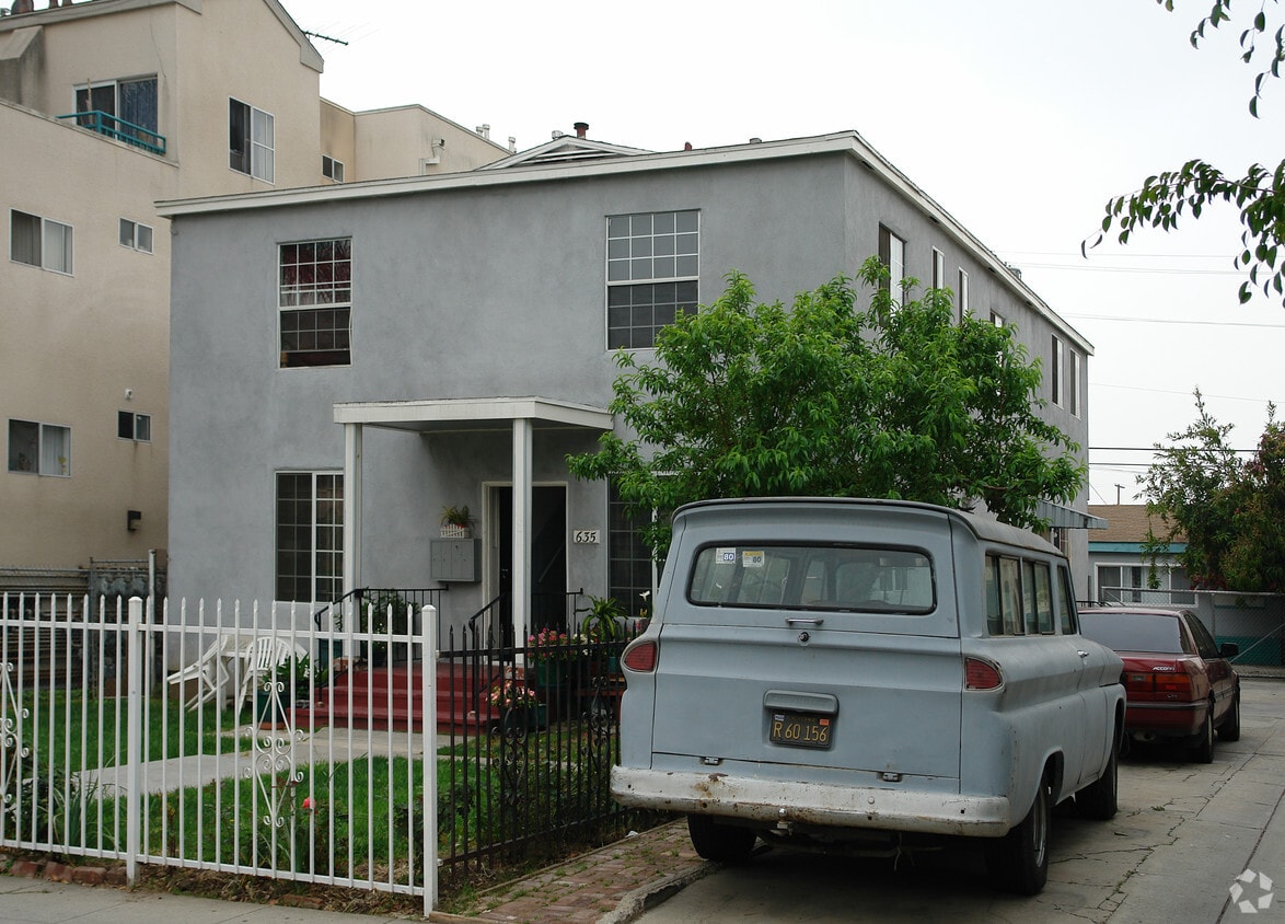 Building Photo - 635 N New Hampshire Ave