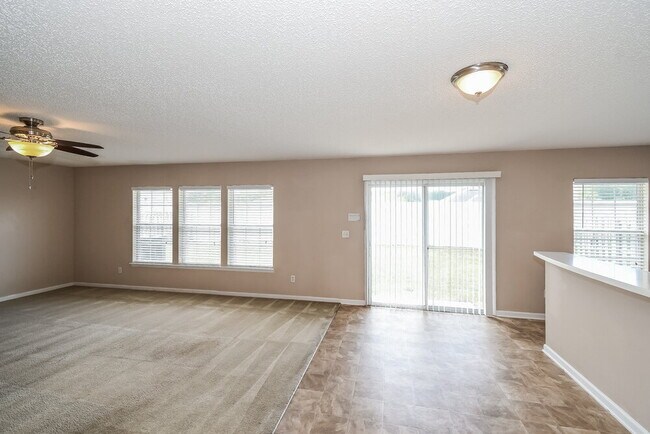 Foto del edificio - 9016 Redtail Dr