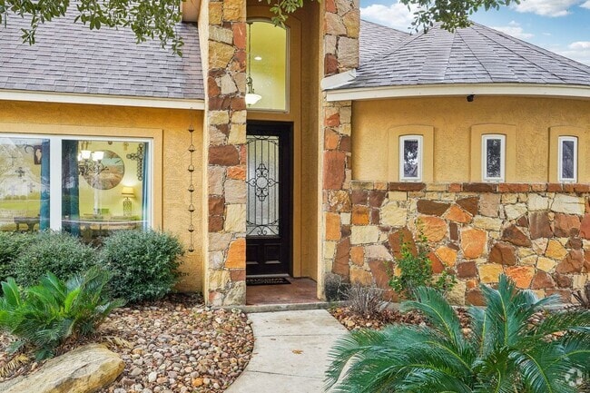 Building Photo - 2622 Fairwood Dr